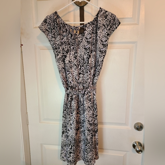 (344) Laura Conrad (LC) Woman's Cut Sleeve, back tie, Summer Dress / Belt,  (L) - Picture 10 of 16